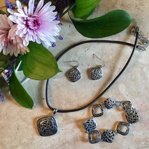Lia Sophia choker bracelet and earring set
